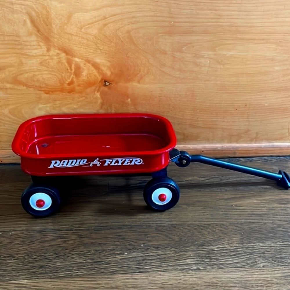 Radio Flyer Mini Little Red Wagon